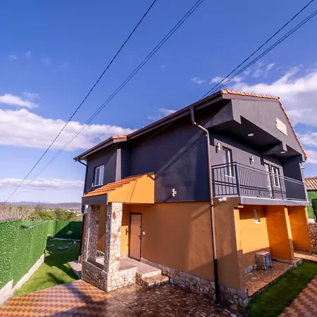 катлея Feriehus Hisarya